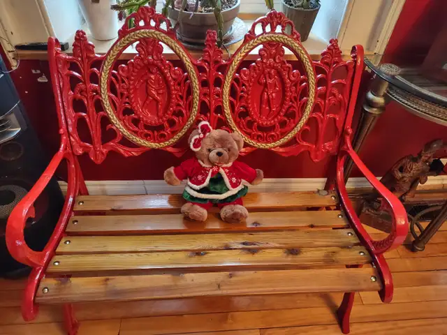 Victorian cast iron bench in Patio & Garden Furniture in Renfrew - Image 3