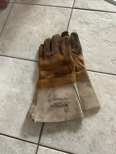 For Sale: We’ll used Welding Gloves. $6.00