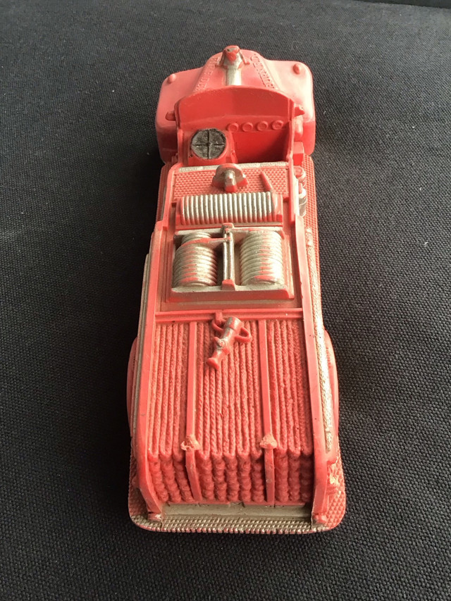 1960s AUBURN USA vintage rubber fire pumper toy truck. 90% nice! in Arts & Collectibles in Hamilton - Image 3