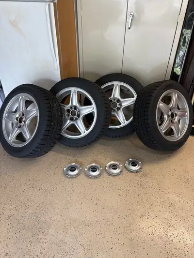 4 Mag Mini Cooper propres avec center caps , 4 bolts Fait sur Mini 2008-2014 Pas croches Yokohama Ic...