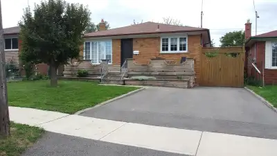 Looking for a spacious and comfortable family home in Scarborough? This beautiful 3-bedroom, 1-bathr...