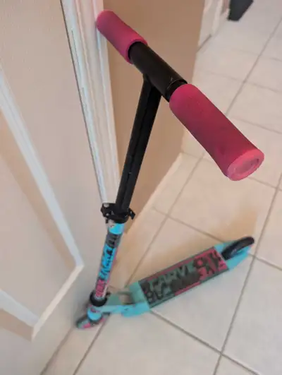Madd Gear foldable kid's scooter in good condition. Price $20