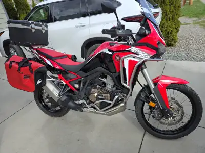 One owner, Dunlop Mission.Trail Max tires, all Touratec: upper and lower crash bars, rear racks soft...