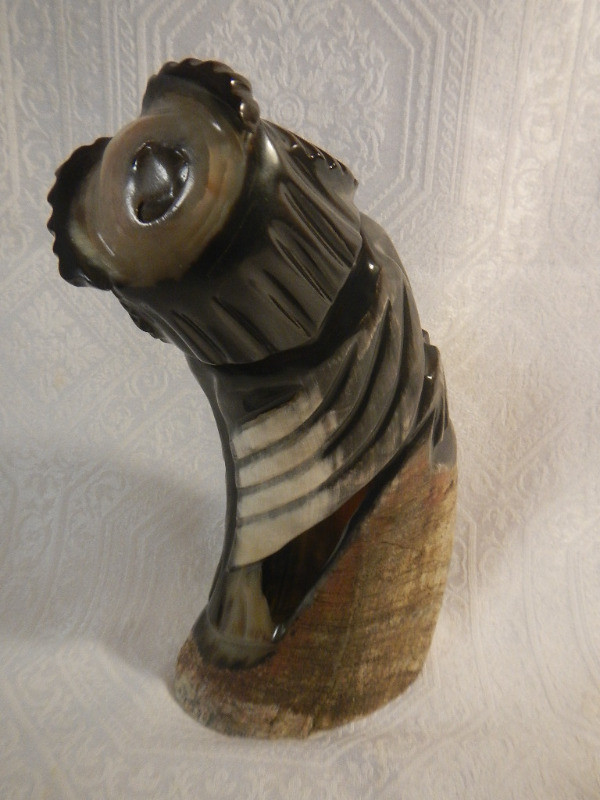 African hand carved buffalo horn owl and alligator     figurine dans Art et objets de collection  à Ville de Montréal - Image 3