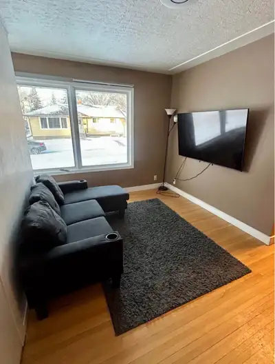 Newly renovated fully furnished 1 rooms available. Just bring your clothes and move in! 5 mins bus t...