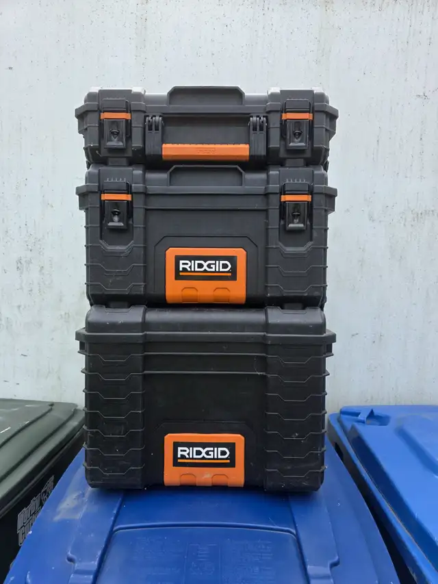 2 RIDGID 22" Gear Cart Pro Wheeled Tool Storage Totes W 2 Boxes in Tool Storage & Benches in Windsor Region - Image 4