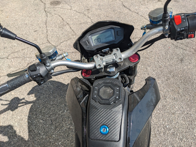 Electric Motorbike [No license needed] Emmo Knight - Almost New in Scooters & Pocket Bikes in Mississauga / Peel Region - Image 2