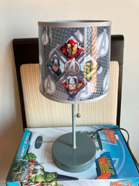 Lampe - Gris/ Table Lamp - Grey (Marvel Avengers)