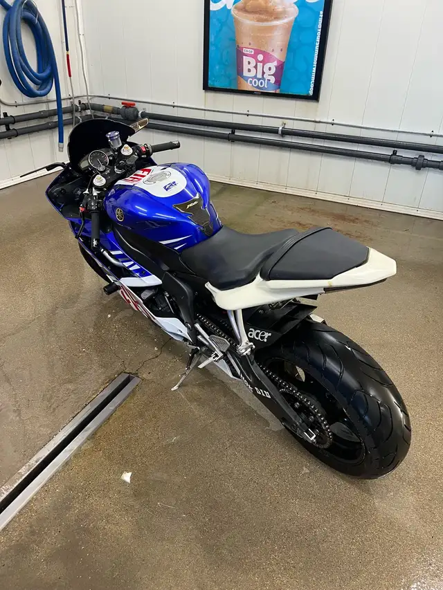 2006  Yamaha r6 in Sport Bikes in Winnipeg - Image 4