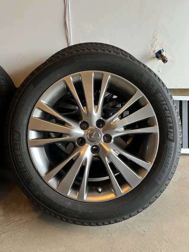 2010-2015 Tires with Rims For RX350 Only Used For Two Summers in Tires & Rims in Mississauga / Peel Region - Image 5