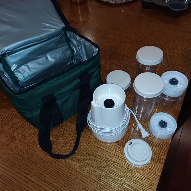 Tribest Personal Blender / Smoothie Maker Set – Working Conditio