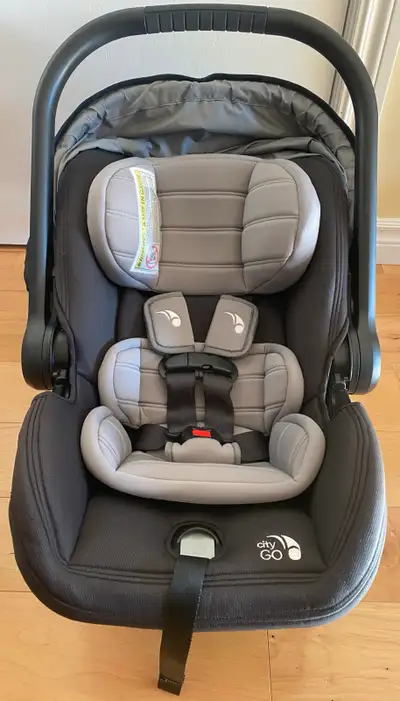 Infant Car Seat (Baby Jogger City GO) + Base, View more