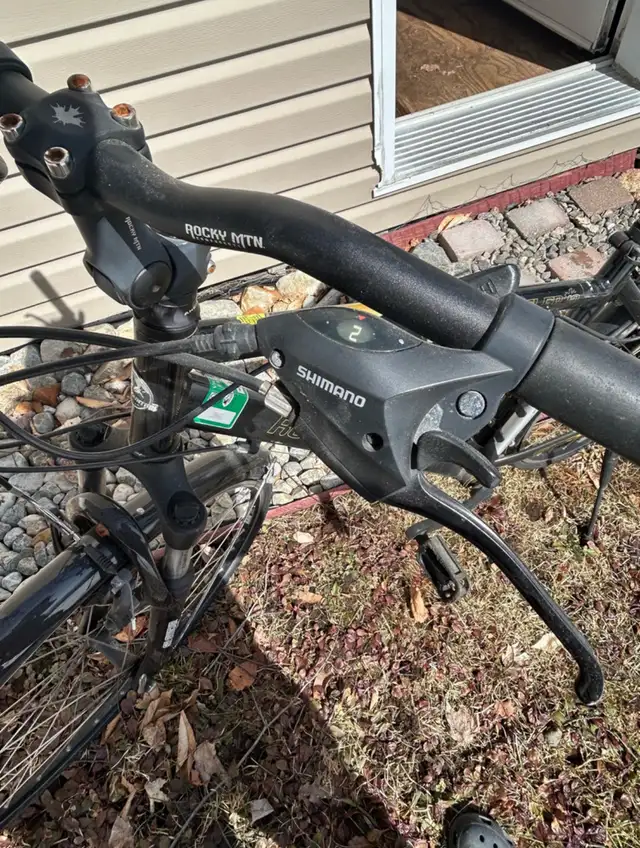 ROCKY MOUNTAIN BIKE, MOVING SALE vente de déménagement in Road in Lanaudière - Image 7