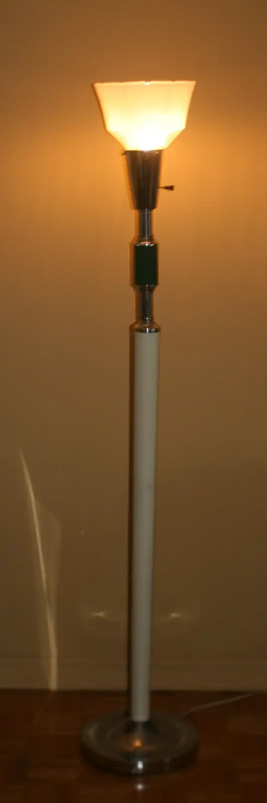 Vintage MCM Chrome and Wood Floor Lamp with Tulip Glass Shade in Indoor Lighting & Fans in City of Toronto - Image 4