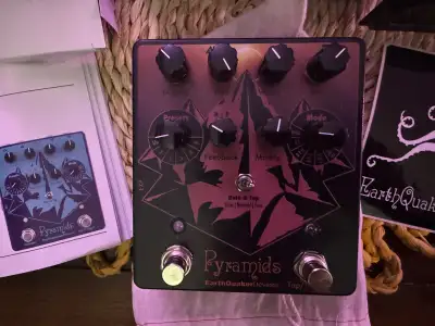 Brand new in box with all papers, power supply etc! Has a lot of really cool sounds but a bit too mu...