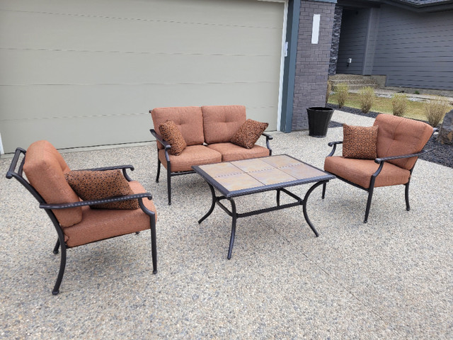 Four Piece Outdoor Patio Conversation Set in Patio & Garden Furniture in Edmonton - Image 2