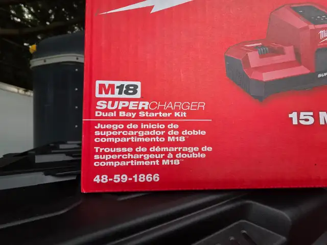 Milwaukee Tool 18V M18 Li-Ion (XC) 6.0 Ah REDLITHIUM Battery in Power Tools in Windsor Region - Image 8