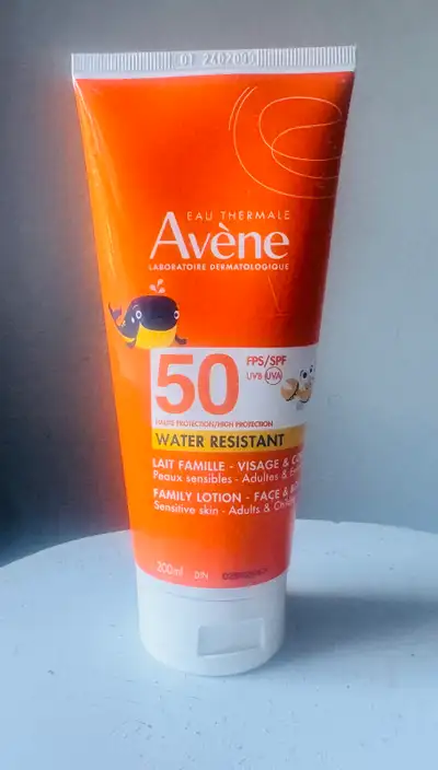 Crème solaire Avène SPF 50 Lait Famille 200ml - Neuf sce, View more