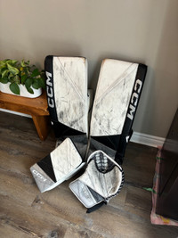 CCM AXIS 2 FULL SET 33+2 PRICED TO SELL 