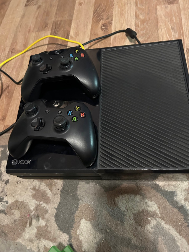 GREAT CONDITION XBOX ONE + 2 controllers + games | XBOX One | Calgary |  Kijiji