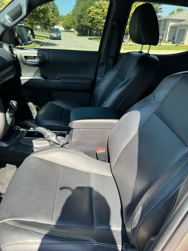 2022 Toyota Tacoma 4x4 TRD Sport Premium ( Manual )  Army Green in Cars & Trucks in Kitchener / Waterloo - Image 14