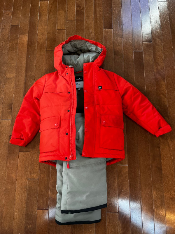 manteau hiver garçon gr. 5 ans comme neuf dans Vêtements - 5T  à Saint-Jean-sur-Richelieu