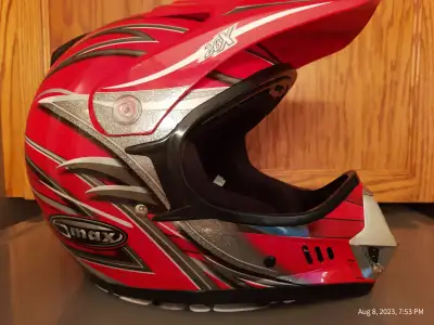 New condition, used twice. Size Medium. Suitable for Motorcycle, ATV, Dirt Bike or Snowmobile use. P...