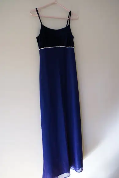 dresses for wedding and special occasions size 6 in Women's - Dresses & Skirts in Regina - Image 8