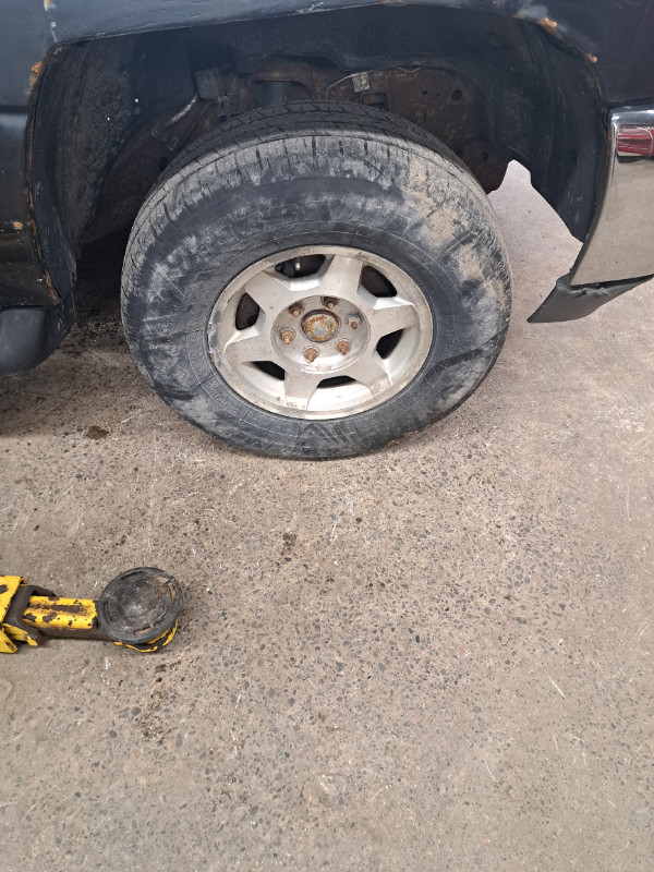 16" inch 6 bolt chevy aluminum wheels in Tires & Rims in Trenton