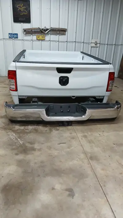 NEW 2024 DODGE 8' BOX C/W LIGHTS , TAIL GATE ( NO BACK UP CAMERA ) HEAVEY DUTY CHROME BUMPER WITH TR...