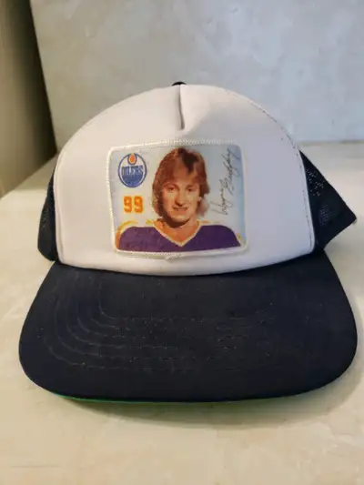 I Have a Brand New Hat , Wayne Gretzky's From Late 1970's SIGNATURED That's Been Put Away. Very Mint...