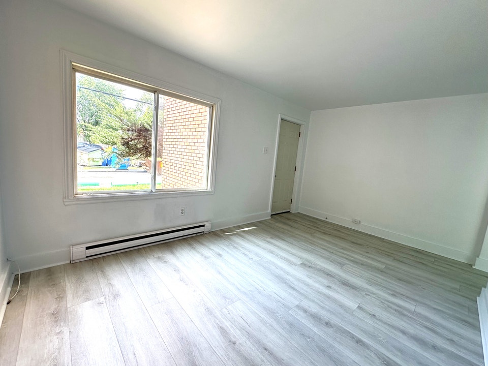 Appartement 4 1/2 à Greenfield park dans un quadruplex 5