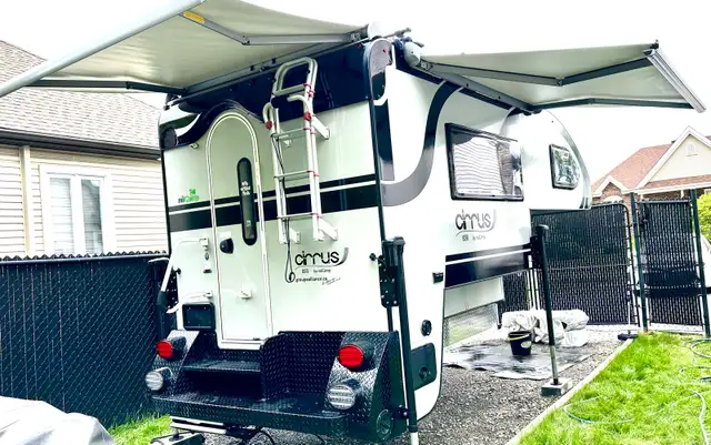 Cirrus 820 in RVs & Motorhomes in Laval / North Shore - Image 4