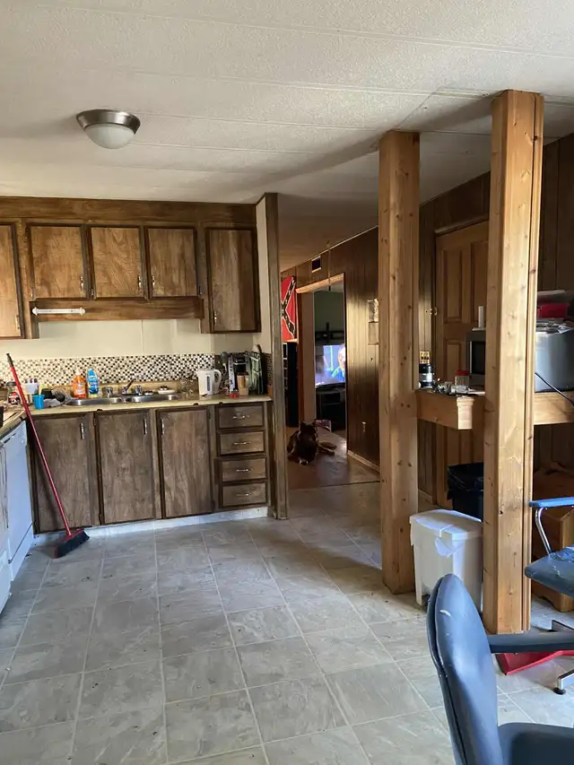 41/2 acres  with older trailer in Cranbrook BC. $440.000 in Houses for Sale in Cranbrook - Image 9