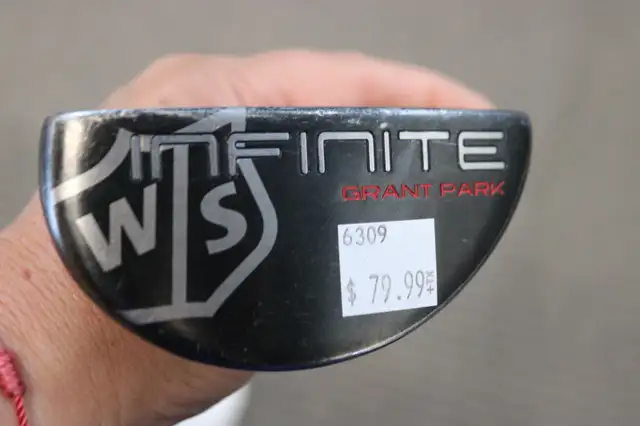 Wilson Staff Men's Grant Park Infinite Golf Putter, Right Hand, in Golf in City of Halifax - Image 2