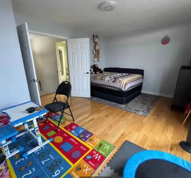 Room available for sharing in Room Rentals & Roommates in Kitchener / Waterloo - Image 2