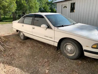 1991 caprice original. 305 with 560000 km daily driver till now. Frame rusted will take offers (not...