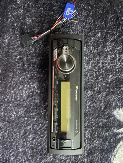 REDUCED PRICE!!! $150-$100. Selling my new/used (installed for 2 weeks) Pioneer MVH-S310BT marine st...