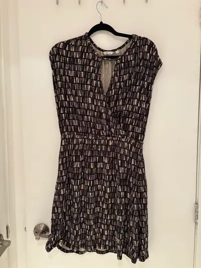 Reitmans black and cream midi dress (Large), View more