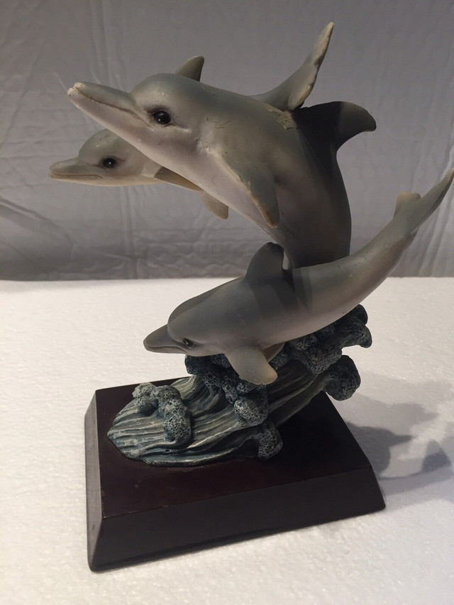 Vintage Ceramic Dolphin Figurine Sculpture. in Arts & Collectibles in Bedford - Image 3