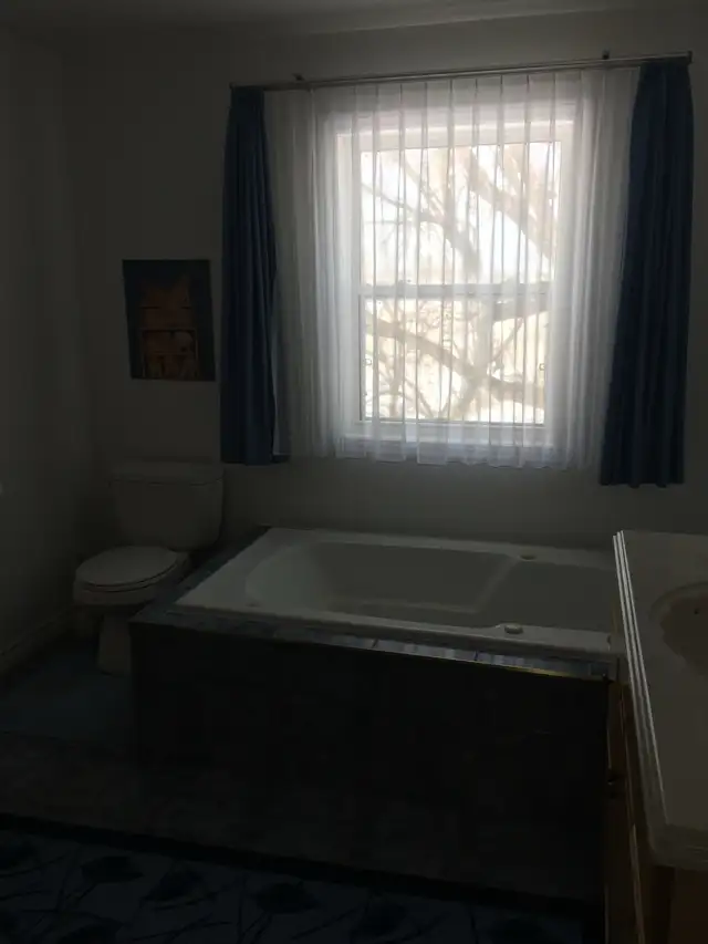  room for rent in Short Term Rentals in Ottawa - Image 4