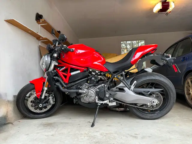 2018 Ducati Monster 821 in Sport Bikes in Edmonton - Image 4