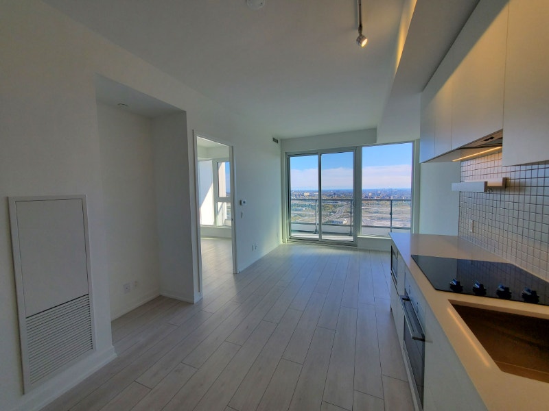 Transit City 2 at 5 Buttermill at Vaughan Metropolitan Centre Long