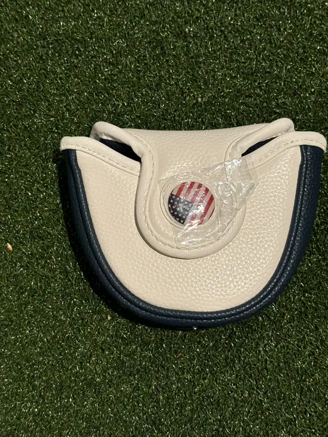 Brand new Mallet Putter cover with USA logo and ball marker in Golf in Mississauga / Peel Region - Image 3