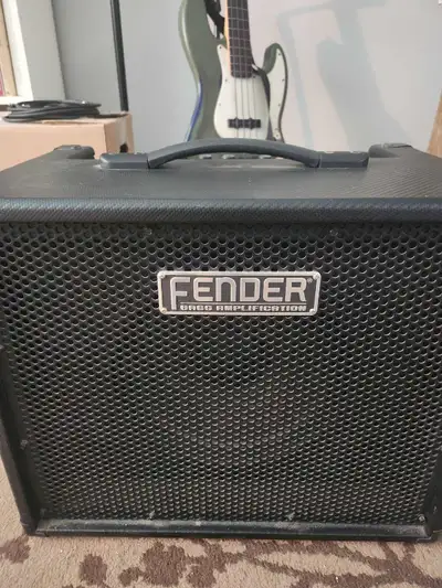 fender Bronco 40, View more