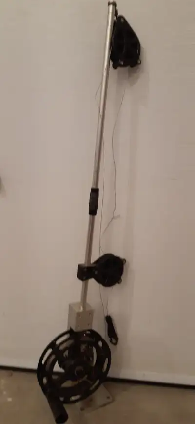 Trolling down rigger, View more