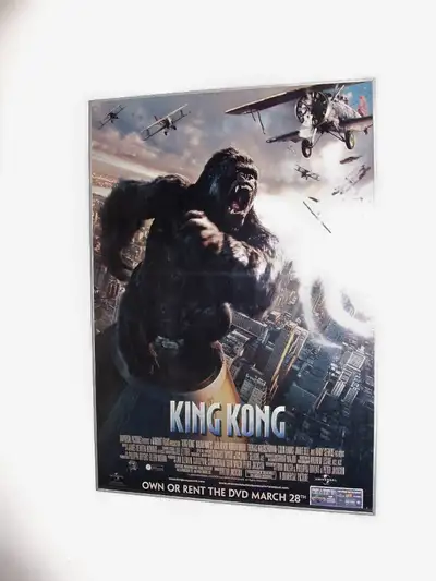 KING KONG grand poster encadrer 28po x 39.5po framed, View more