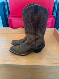 Ariat women’s cowboy boots size 8.5 $100 OBO