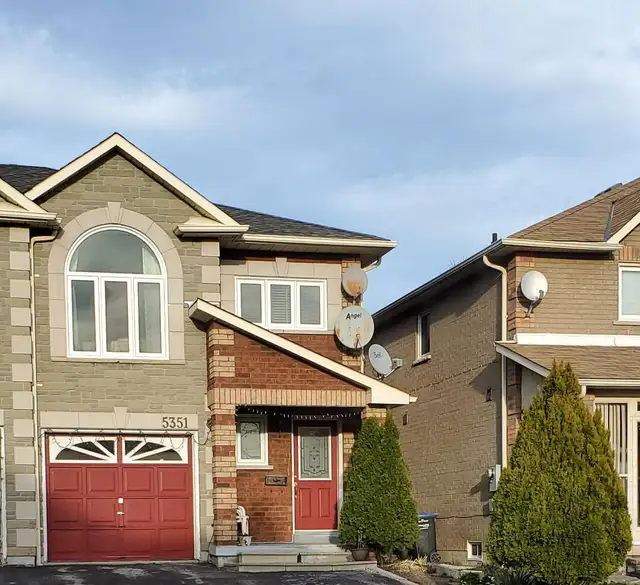 3 Bedroom Semi-Detached house for rent in Mississauga in Long Term Rentals in Mississauga / Peel Region - Image 2