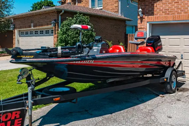 1996 rajun cayjun bass boat 2001 yamaha motor 150hp in Powerboats & Motorboats in Markham / York Region - Image 2
